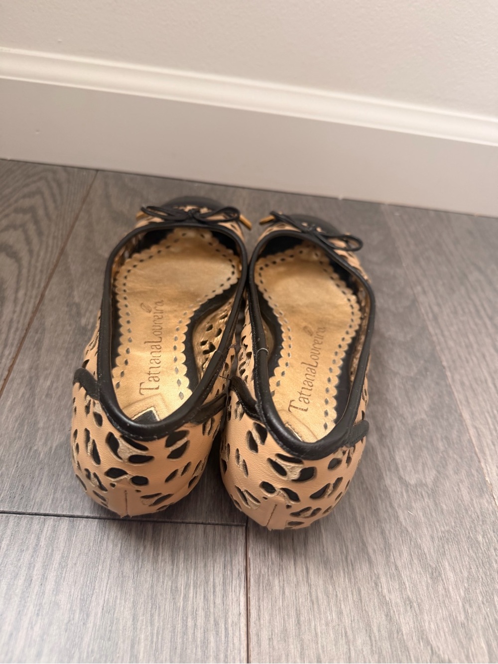Famous Brazilian Shoe Designer - Black and Nude Cutout Ballet Flats - Picture 5 of 7